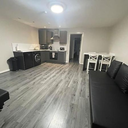 Hosted By Ryan - 2 Bedroom Apartment Liverpool Exterior foto